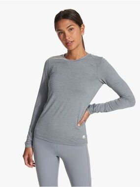 VUORI long sleeve lux crew tee light space gray Crewneck size small